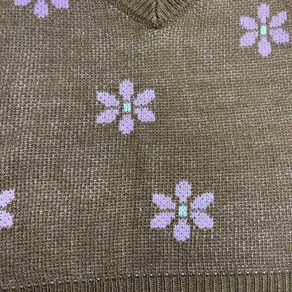 No Comment Ultra Flirt Juniors' Shrunken Daisy Sweater Vest, Size L, New - Picture 3 of 8